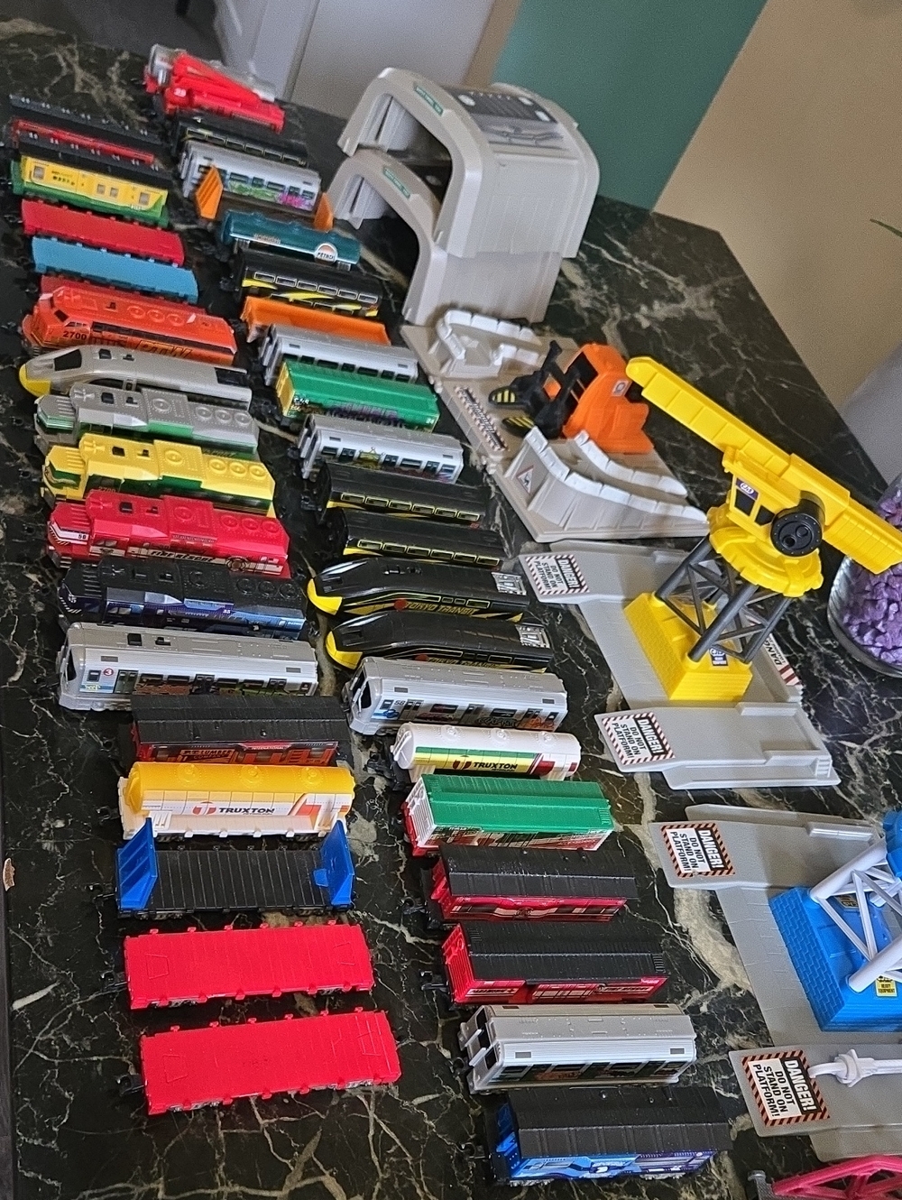 2012 JAKKS Pacific Power Trains Set